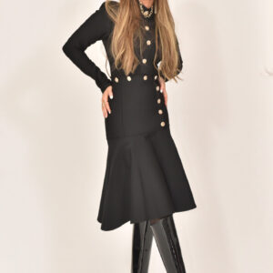 חולצת באנדג׳ שחור עם כפתורי זהב